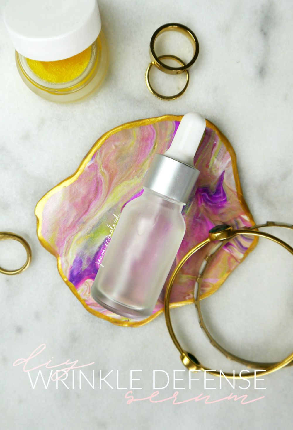 Best DIY Wrinkle Release Spray All-Natural Recipe - Essentials for our Life