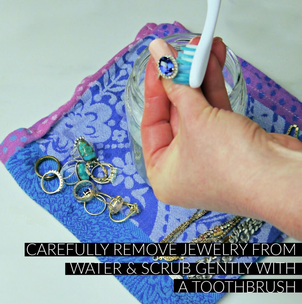 DIY How Make a Simple and Effective Jewelry Cleaner